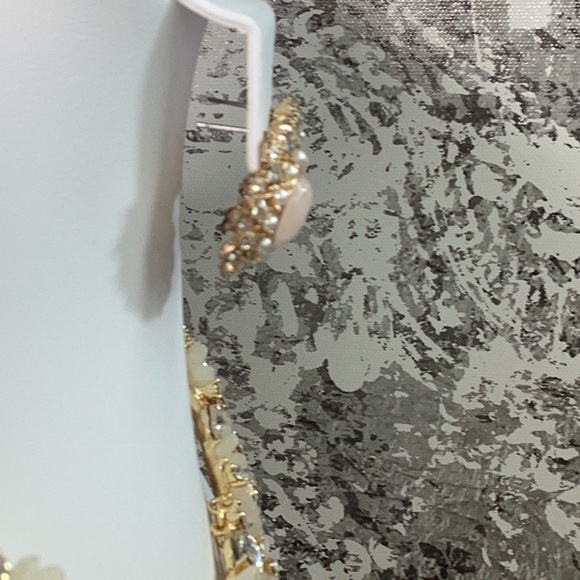 Bling Necklace and Earrings Set Bundle with Tiny Cream Colored Flowers - Picture 4 of 6